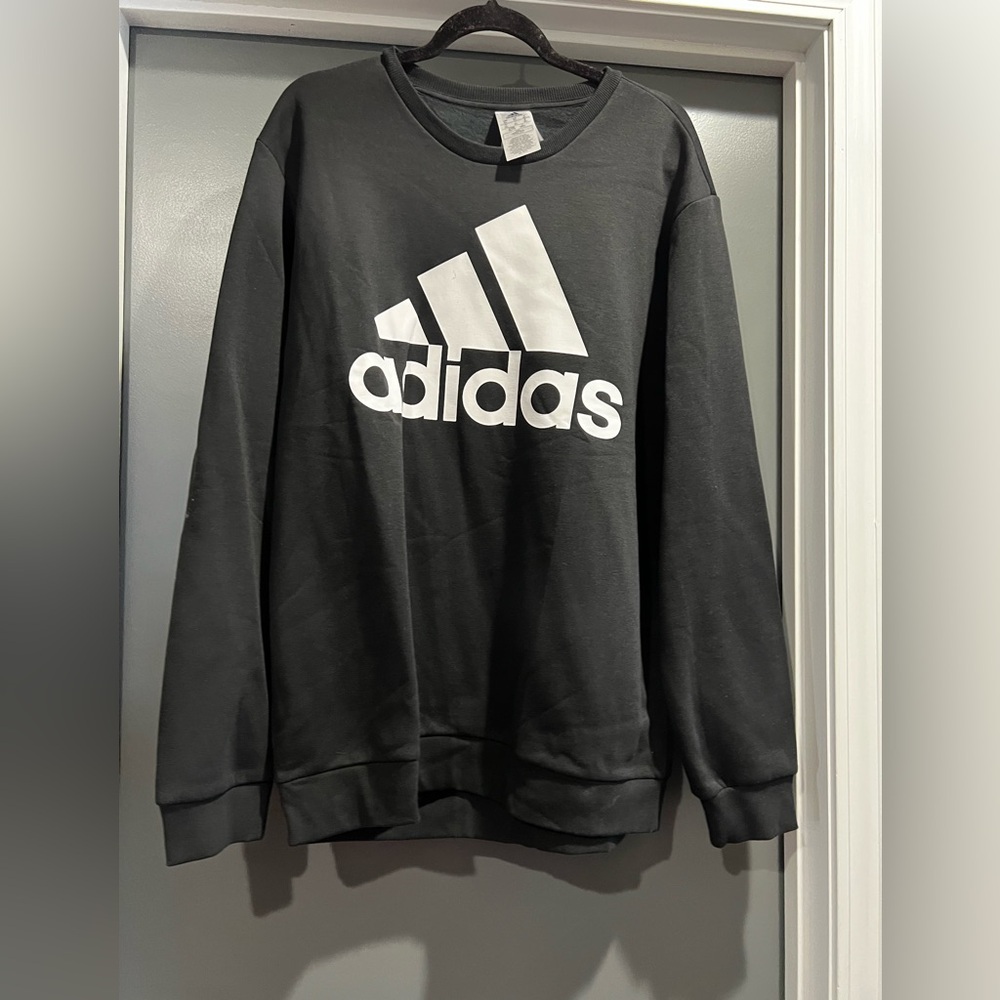 Men’s adidas size XL crew neck sweatshirt, new with tags